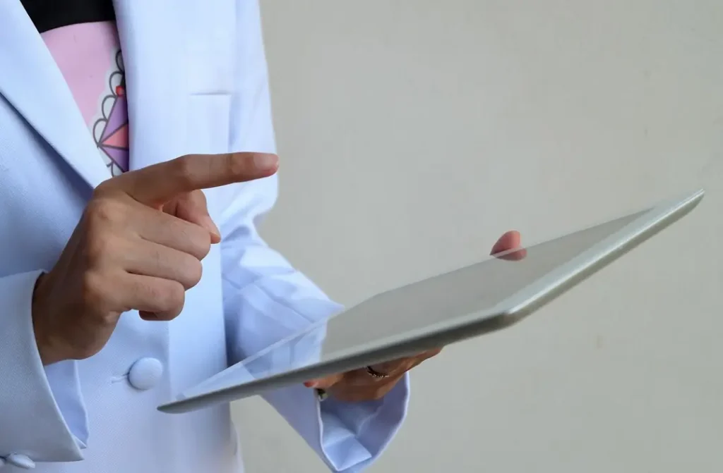 Médico Redes Sociais